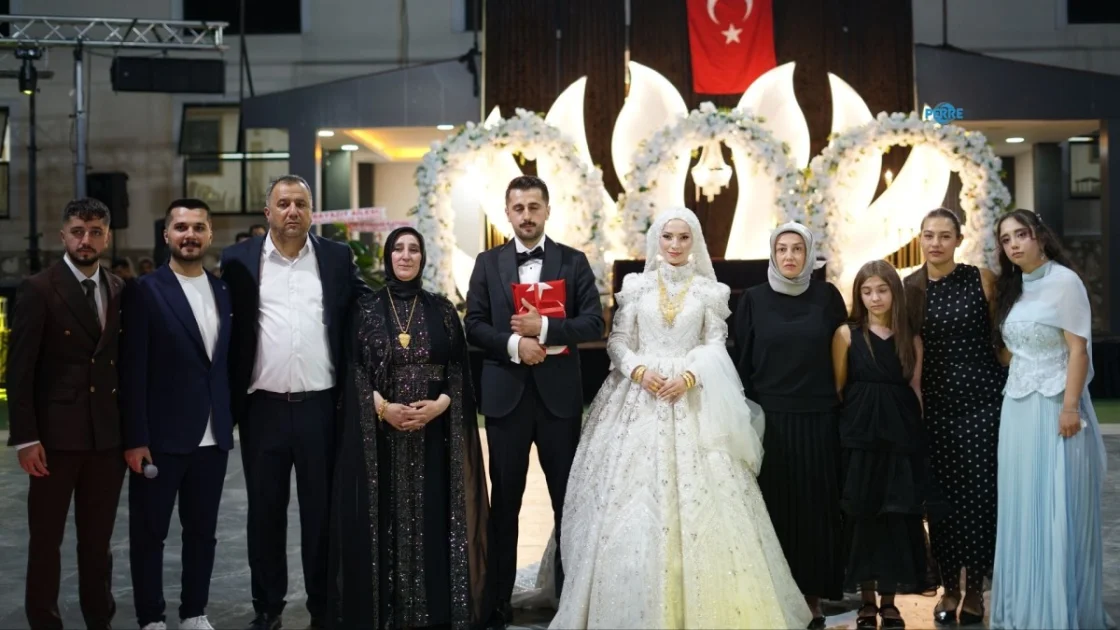 Kahta'da Siyaset ve Bürokrasi Aziz Yılmaz-Melike İnci Düğününde Buluştu