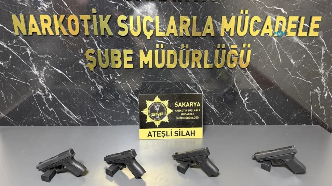 Akyazı Gişelerinde Silah Operasyonu: 2 Şüpheli Gözaltında
