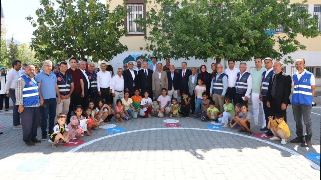 Adıyaman Okul Bahçeleri Mini Futbol Sahalarıyla Şenleniyor