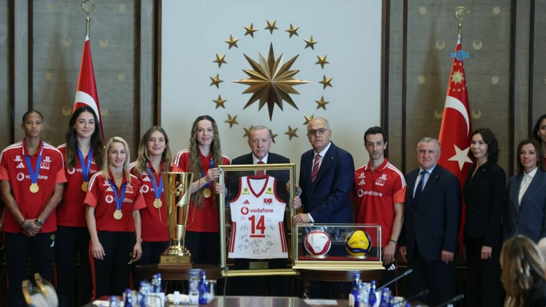 Adıyaman'da Gurur: Cumhurbaşkanı Erdoğan Milli Voleybolcuları Ağırladı