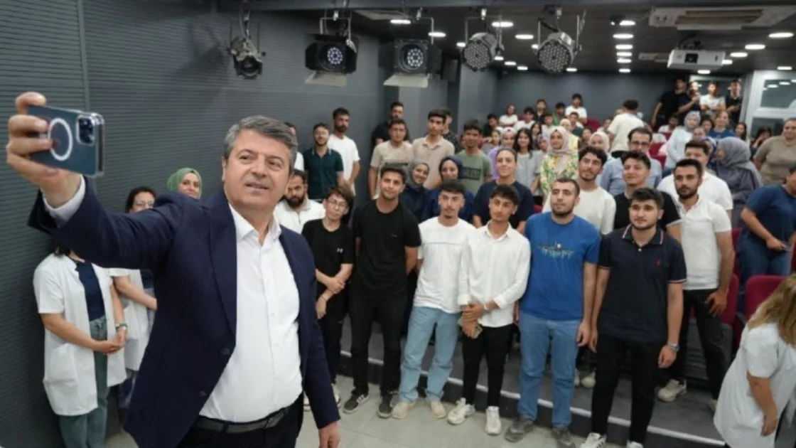 AKEM'de YKS Adayları İçin Genel Tekrar Mesaisi Hız Kesmiyor