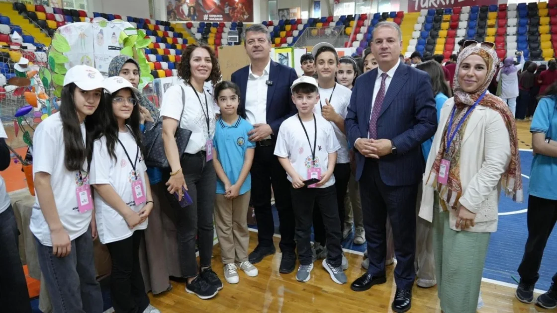 Adıyaman'da TÜBİTAK Bilim Fuarı Festivali Coşkuyla Açıldı