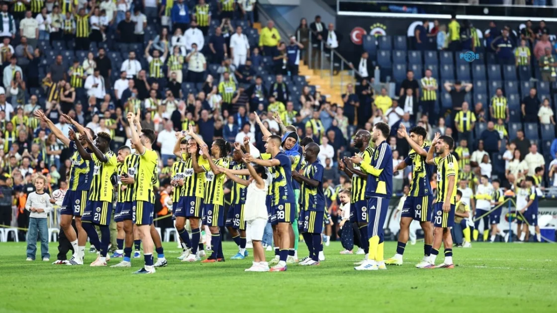 Fenerbahçe, Eyüpspor'u 8-0 Mağlup Etti: Muriqi'den Dört Gol