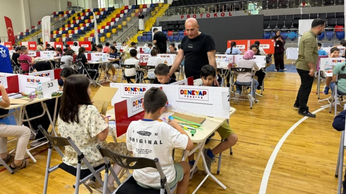 Adıyamanlı Gençler DENEYAP Sınavında Teknoloji Becerilerini Sergiledi
