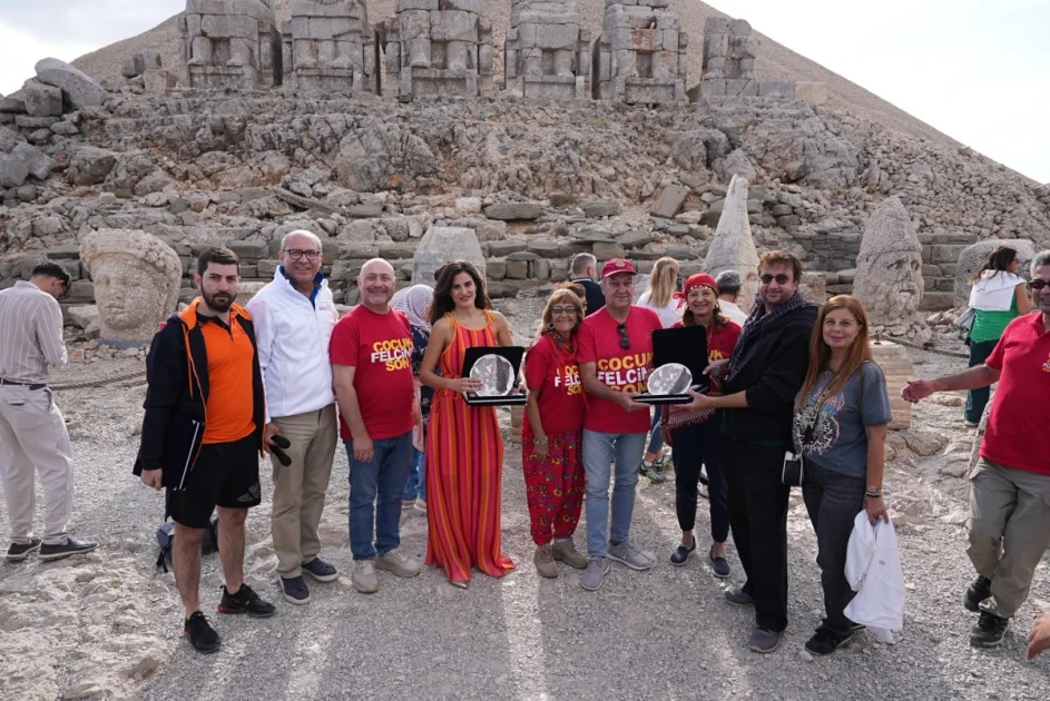 Nemrut Zirvesinden Çocuk Felcine Karşı Güçlü Mesaj