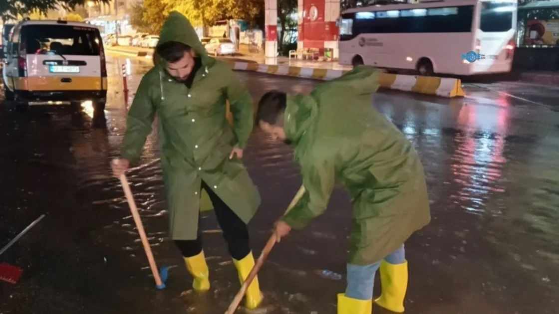 Kahta'da Sağanak Sonrası Seferberlik: Belediye Ekipleri Sahada