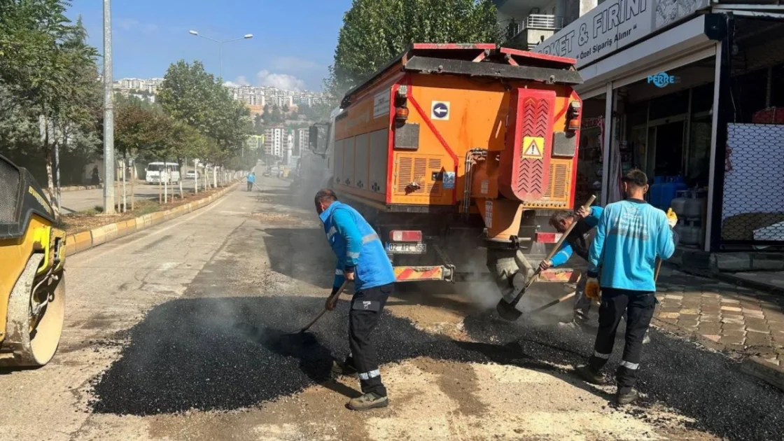 Adıyaman'da 6 Mahallede Yol Onarımı, Hastane Caddesi Asfalta Hazır