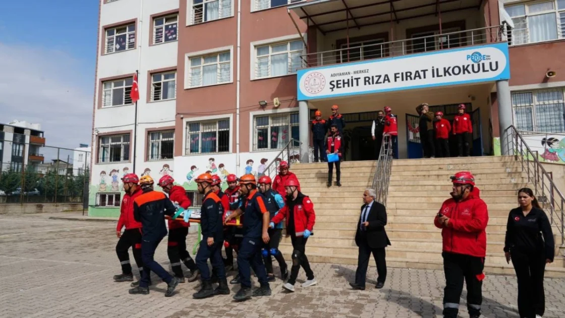 Adıyaman'da Afet Bilinci İçin Kapsamlı Tatbikatlar Düzenlendi
