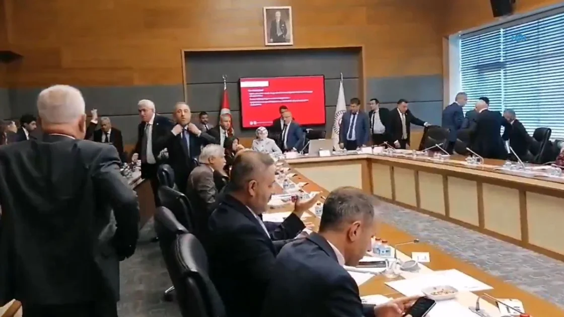 Adıyaman'da Tepki: Öğretmenlere Müdahale Komisyonu Terk Ettirdi