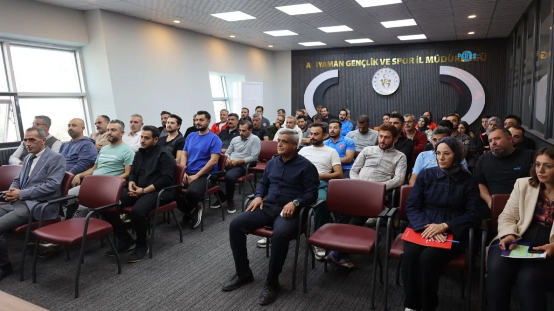 Şükrü Yılmaz Adıyaman'da Antrenörlerle Spor Gelişimini Değerlendirdi