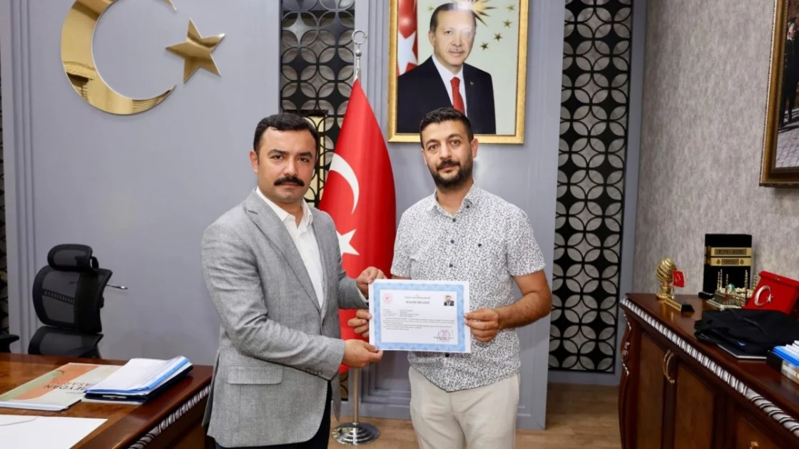 Abdullah Akkaş'a Kahta Kaymakamı'ndan Başarı Belgesi