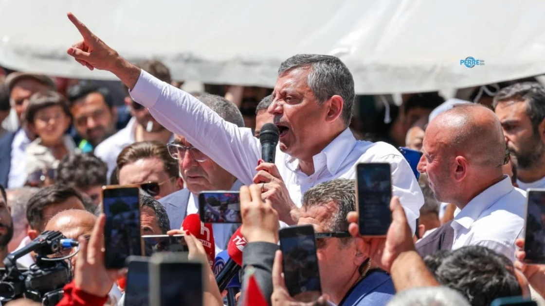 Özgür Özel Hakkında Üç Dokunulmazlık Dosyası Meclis'e Sunuldu