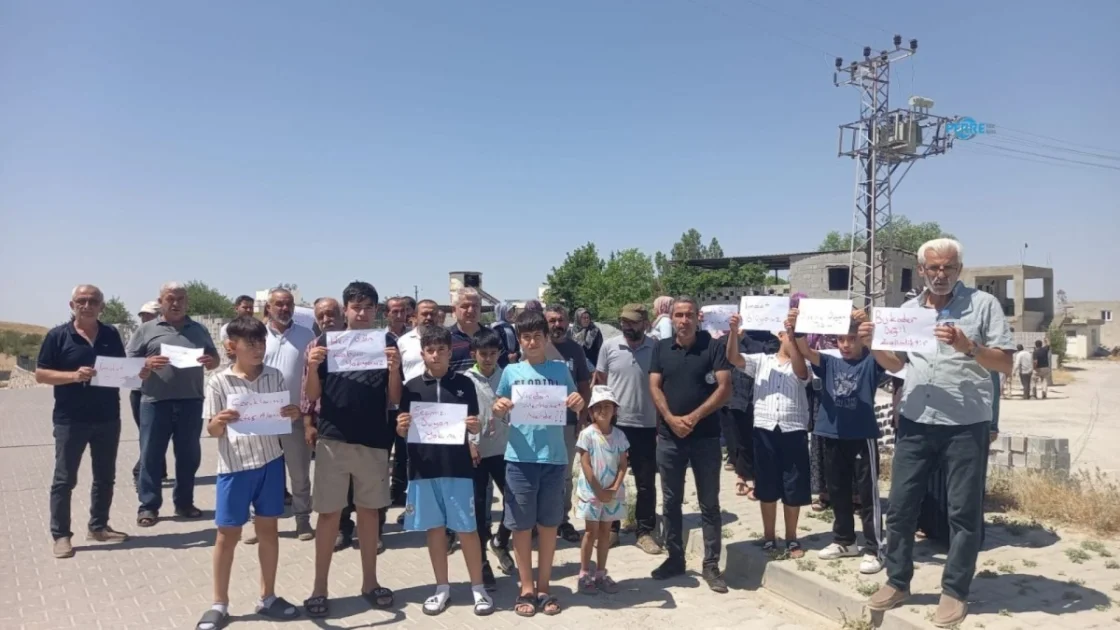 Kahta'da TOKİ Sakinlerinden Briket Tesisi Protestosu: "İmdat Ölmek İstemiyoruz"