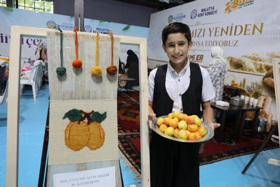 Malatya Kadın Meclisi'nden 'İlmek İlmek Malatya' Sergisi