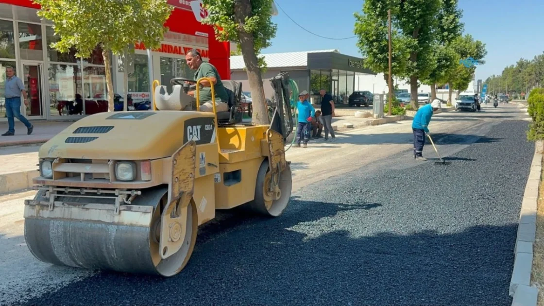Adıyaman'da Üstyapı Mesaisi Hız Kesmiyor: Mahalleler Yenileniyor