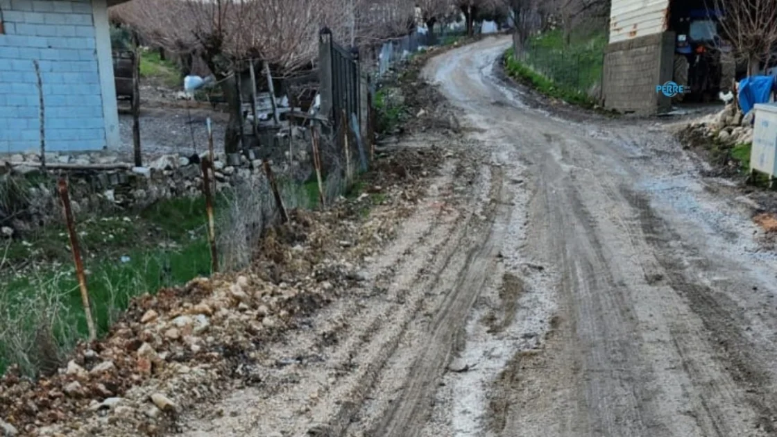 Adıyaman Bozpınar Köyü Yolu Çileye Döndü: Köylüler Yetkililerden Yardım Bekliyor