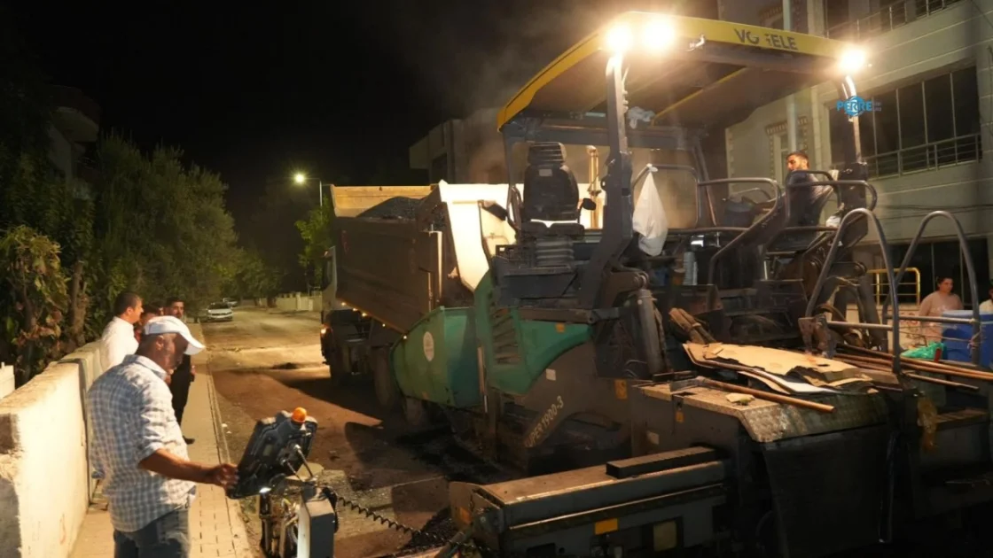 Yeni Mahalle'de Gece Asfalt Mesaisi: Başkan Tutdere Çalışmaları İnceledi